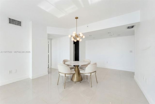 800 Claughton Island Dr 2804, Miami, FL 33131