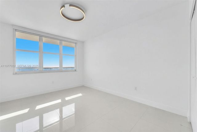 800 Claughton Island Dr 2804, Miami, FL 33131