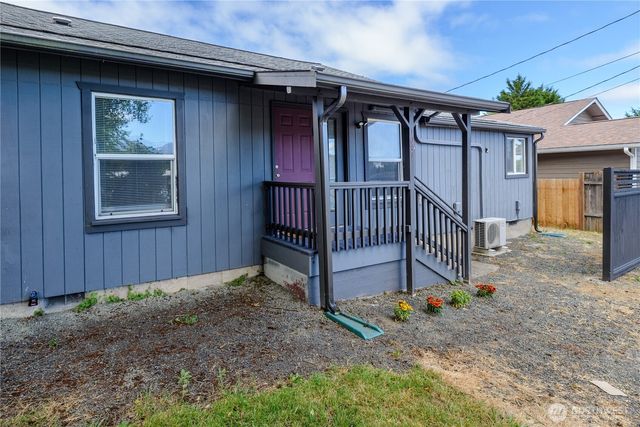 1031 W Glenwood Street, Port Angeles, WA 98363