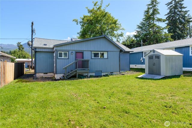 1031 W Glenwood Street, Port Angeles, WA 98363
