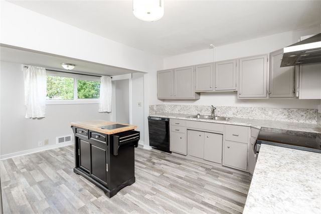 1031 W Glenwood Street, Port Angeles, WA 98363