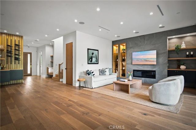 4458 Katherine Avenue, Sherman Oaks, CA 91423