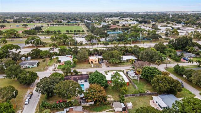 1407 Wyoming Avenue, Fort Pierce, FL 34982