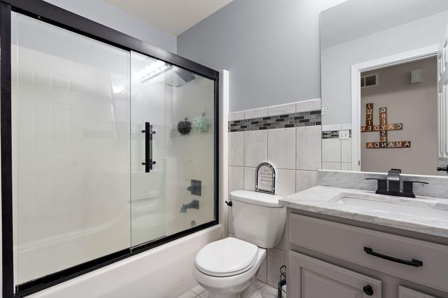 696 Admiral Drive, Porter, IN 46304