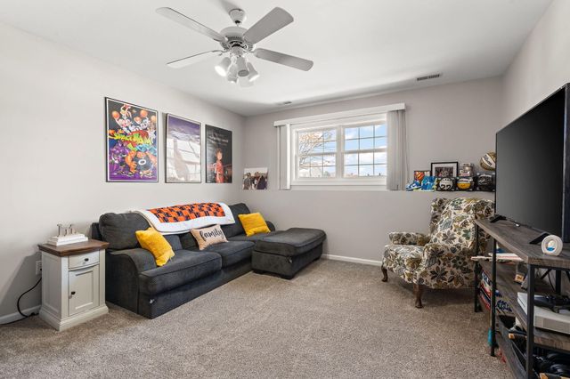 696 Admiral Drive, Porter, IN 46304