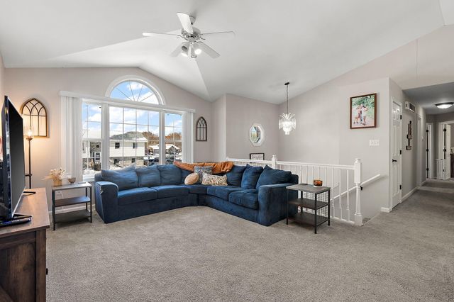 696 Admiral Drive, Porter, IN 46304