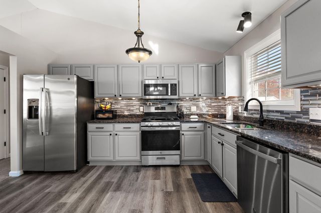 696 Admiral Drive, Porter, IN 46304