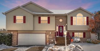 696 Admiral Drive, Porter, IN 46304