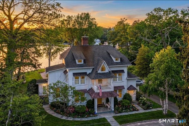 10 Scholes Lane, Essex, CT 06426