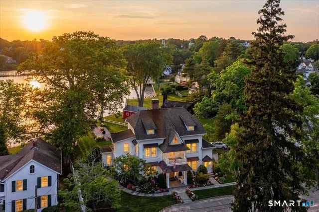 10 Scholes Lane, Essex, CT 06426