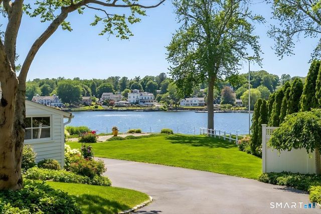 10 Scholes Lane, Essex, CT 06426