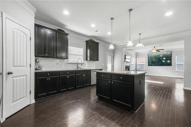 200 Cherokee Reserve Cir, Canton, GA 30115