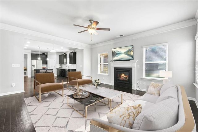 200 Cherokee Reserve Cir, Canton, GA 30115