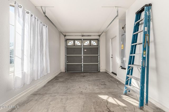 2202 W CARTER Road, Phoenix, AZ 85041