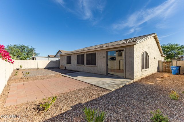 2202 W CARTER Road, Phoenix, AZ 85041