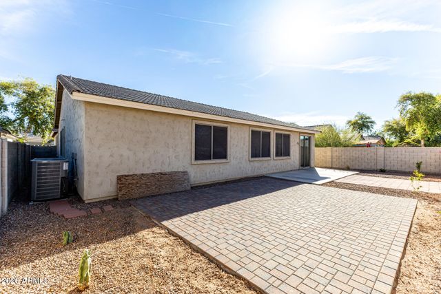 2202 W CARTER Road, Phoenix, AZ 85041