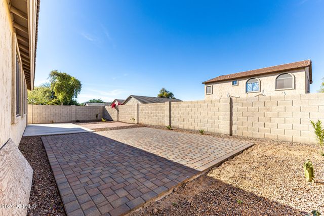 2202 W CARTER Road, Phoenix, AZ 85041