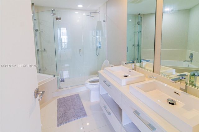 45 SW 9th St 3601, Miami, FL 33130