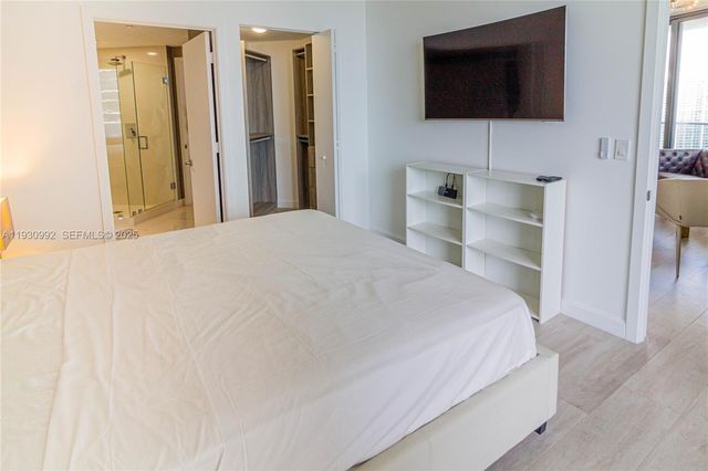 45 SW 9th St 3601, Miami, FL 33130