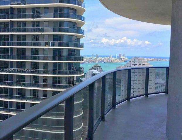 45 SW 9th St 3601, Miami, FL 33130