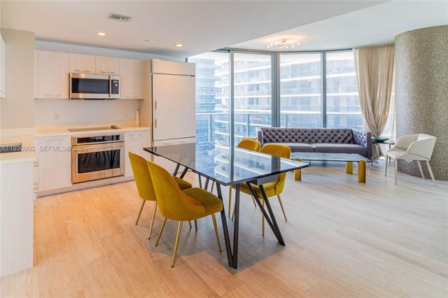 45 SW 9th St 3601, Miami, FL 33130