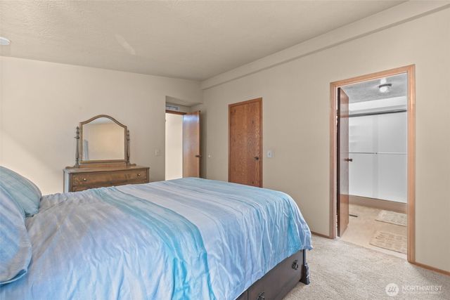 17373 Woodcrest Drive NE, Bothell, WA 98011