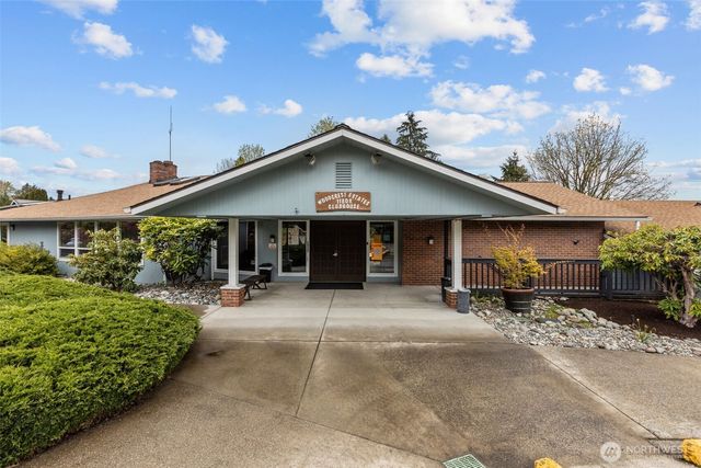 17373 Woodcrest Drive NE, Bothell, WA 98011