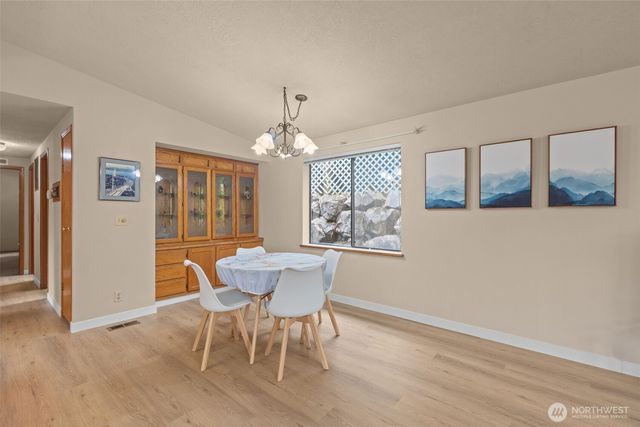 17373 Woodcrest Drive NE, Bothell, WA 98011