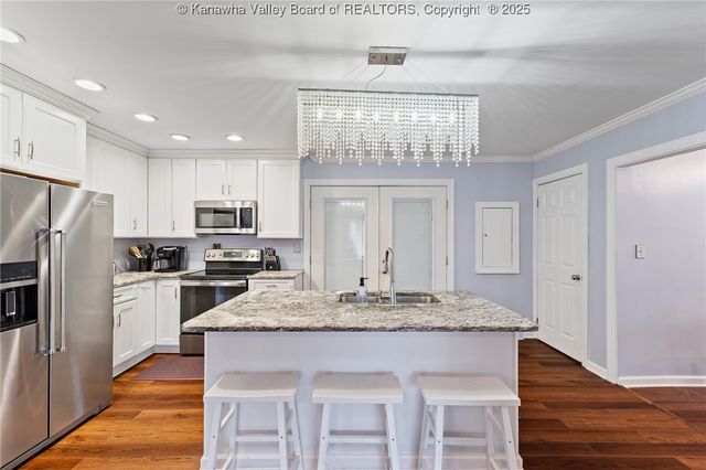 108 Cobble Lane, Cross Lanes, WV 25313