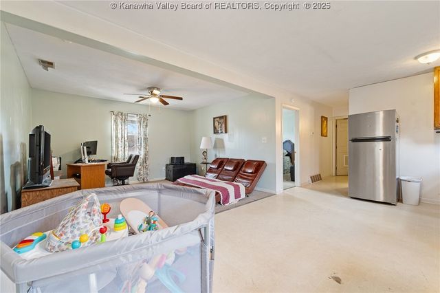 108 Cobble Lane, Cross Lanes, WV 25313