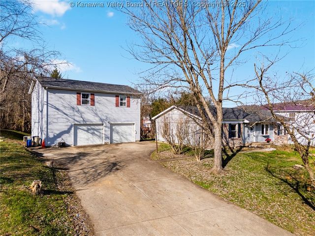 108 Cobble Lane, Cross Lanes, WV 25313