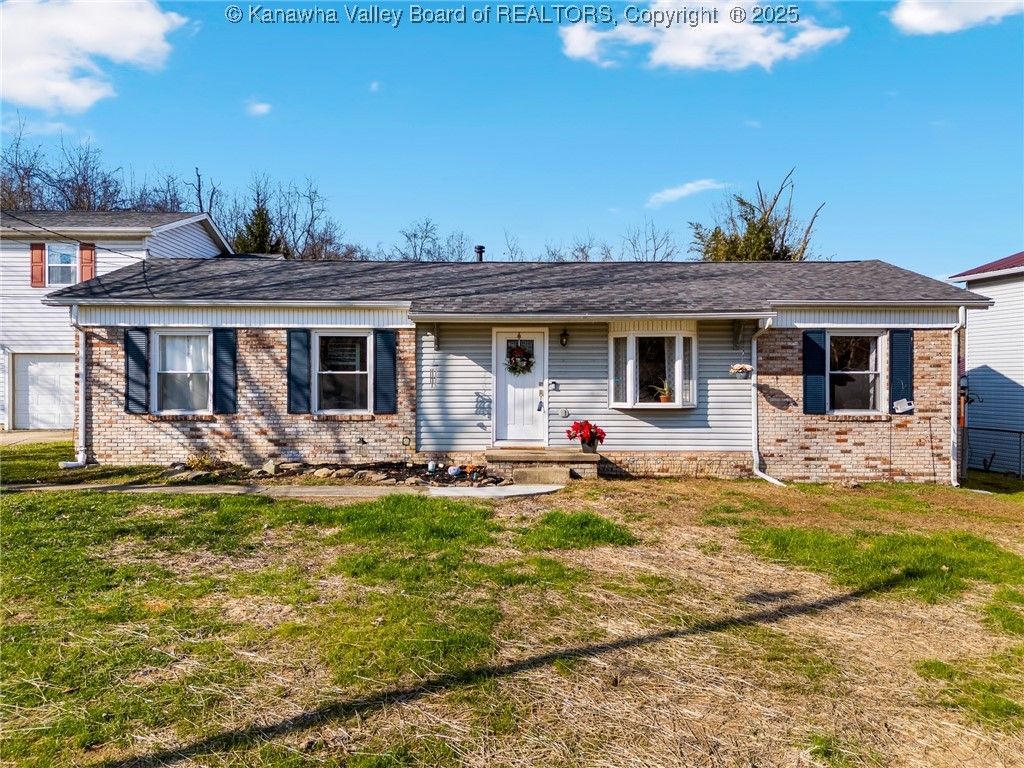 108 Cobble Lane, Cross Lanes, WV 25313