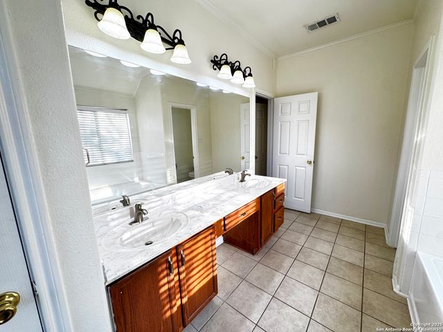 4447 Amandas Cove, San Antonio, TX 78247