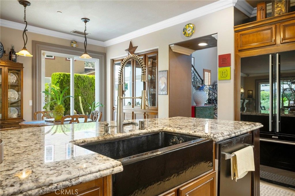 Image 10 of property listing at 32 Mossdale Court, Azusa, CA 91702