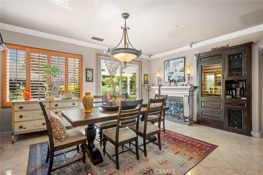 Image 12 of property listing at 32 Mossdale Court, Azusa, CA 91702