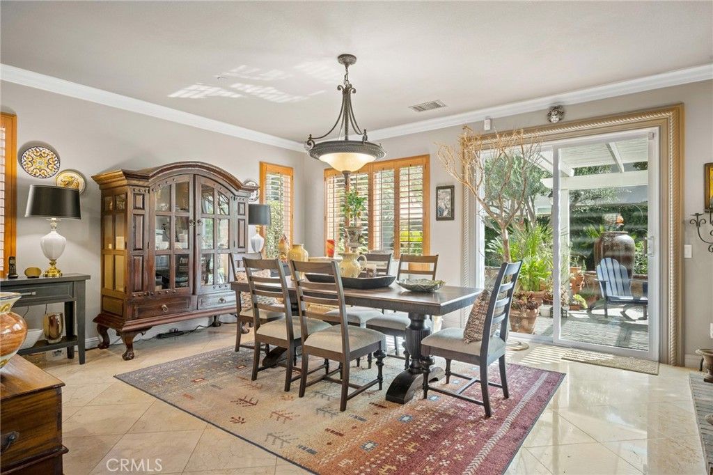 Image 14 of property listing at 32 Mossdale Court, Azusa, CA 91702