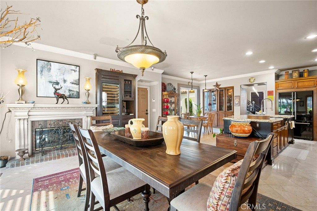 Image 16 of property listing at 32 Mossdale Court, Azusa, CA 91702