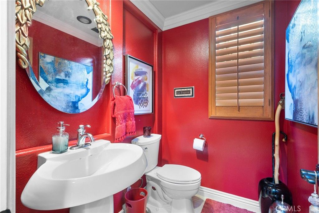 Image 18 of property listing at 32 Mossdale Court, Azusa, CA 91702