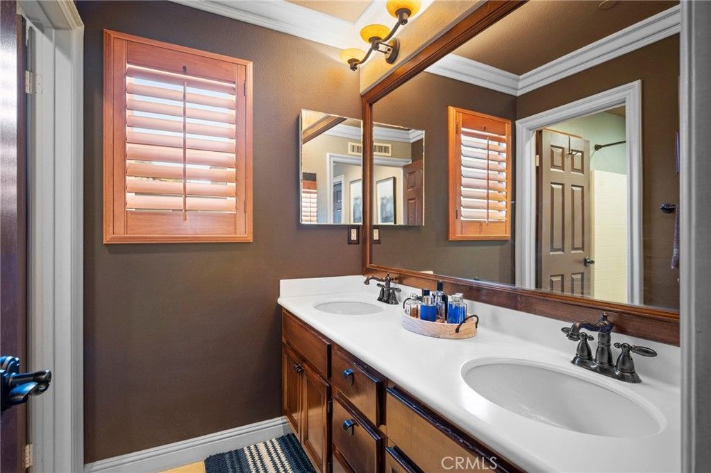 Image 30 of property listing at 32 Mossdale Court, Azusa, CA 91702