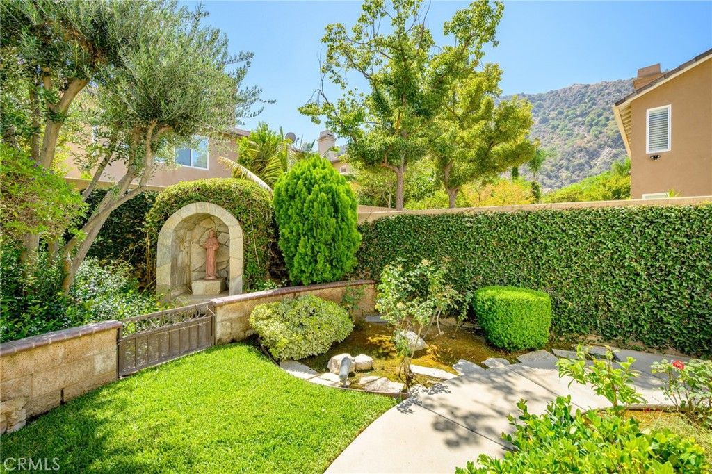 Image 40 of property listing at 32 Mossdale Court, Azusa, CA 91702