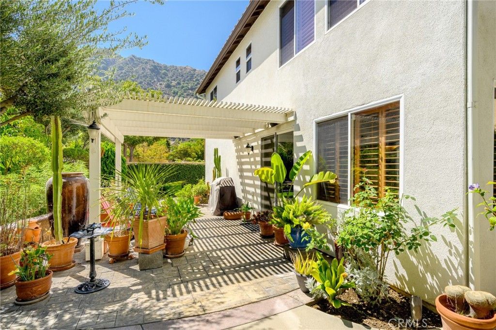 Image 42 of property listing at 32 Mossdale Court, Azusa, CA 91702