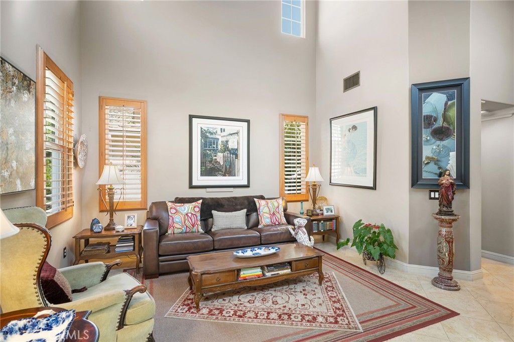 Image 5 of property listing at 32 Mossdale Court, Azusa, CA 91702