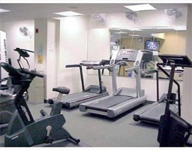 33 Pond Ave 1210, Brookline, MA 02445