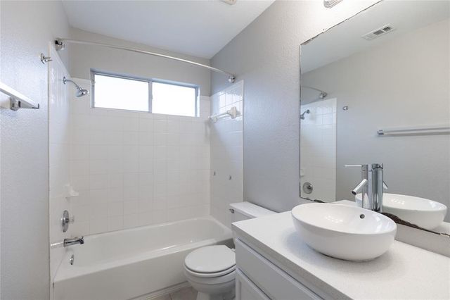 1701 Golden Sunrise LN, Pflugerville, TX 78660
