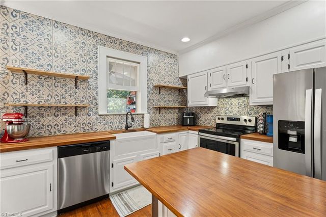 832 Knollwood Street, Winston-salem, NC 27103