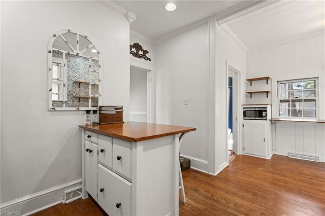 832 Knollwood Street, Winston-salem, NC 27103