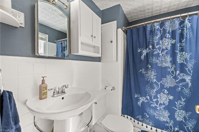 832 Knollwood Street, Winston-salem, NC 27103