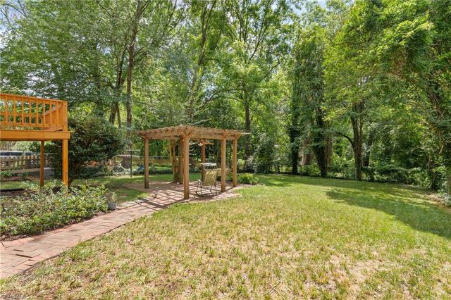 832 Knollwood Street, Winston-salem, NC 27103