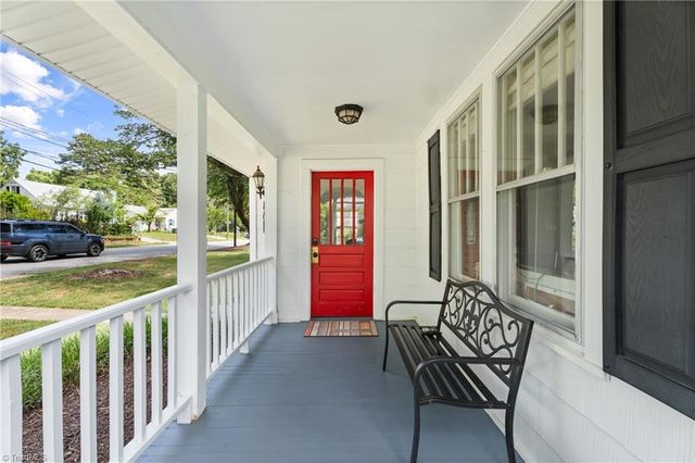 832 Knollwood Street, Winston-salem, NC 27103