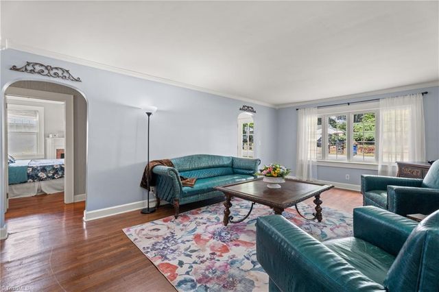 832 Knollwood Street, Winston-salem, NC 27103